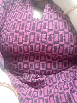 Snapshot of Seema_99 chatting on 12-31-24, 09:53 Seema 99 online show from 12-31-24, 09:53