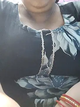 Snapshot of Seema_99 chatting on 04-08-26, 08:47 Seema 99 online show from 04-08-26, 08:47