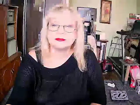 LOLA8888 online show from 09-28-25, 10:42