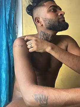 Snapshot of TiltedTen chatting on 02-05-25, 01:04 TiltedTen online show from 02-05-25, 01:04