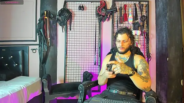 Twisted Fantasy online show from 09-09-25, 03:28