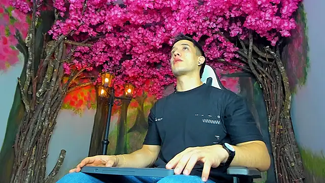 alexgiraldo  online show from 02-13-25, 11:17