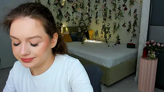 MiracleCurly online show from 04-08-26, 10:04