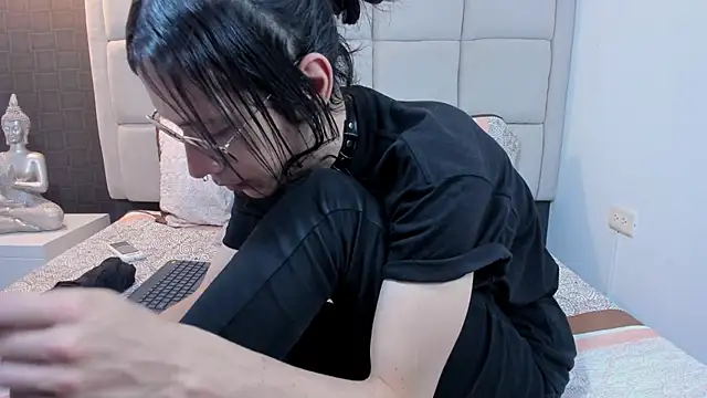 Snapshot of Hecatee_77 chatting on 02-01-25, 07:44 Hecatee 77 online show from 02-01-25, 07:44