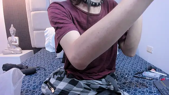 Snapshot of Hecatee_77 chatting on 02-19-25, 07:38 Hecatee 77 online show from 02-19-25, 07:38