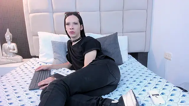 Snapshot of Hecatee_77 chatting on 03-04-25, 08:05 Hecatee 77 online show from 03-04-25, 08:05