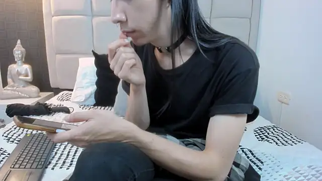 Snapshot of Hecatee_77 chatting on 03-17-25, 07:48 Hecatee 77 online show from 03-17-25, 07:48