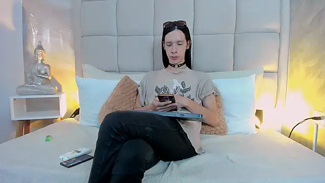 Snapshot of Hecatee_77 chatting on 09-12-25, 07:47 Hecatee 77 online show from 09-12-25, 07:47