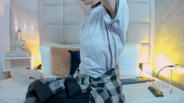 Snapshot of Hecatee_77 chatting on 09-13-25, 07:46 Hecatee 77 online show from 09-13-25, 07:46