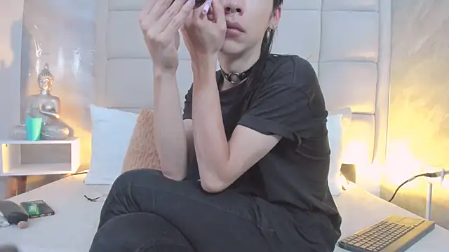 Snapshot of Hecatee_77 chatting on 09-15-25, 08:31 Hecatee 77 online show from 09-15-25, 08:31