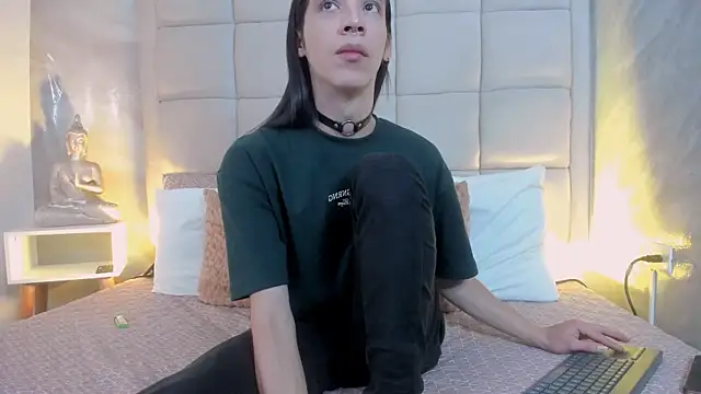 Snapshot of Hecatee_77 chatting on 09-21-25, 07:48 Hecatee 77 online show from 09-21-25, 07:48