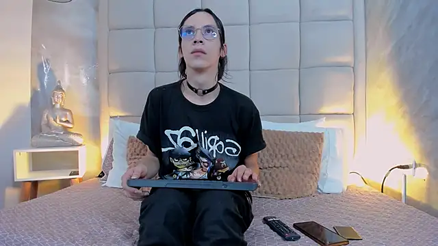 Snapshot of Hecatee_77 chatting on 09-26-25, 08:35 Hecatee 77 online show from 09-26-25, 08:35