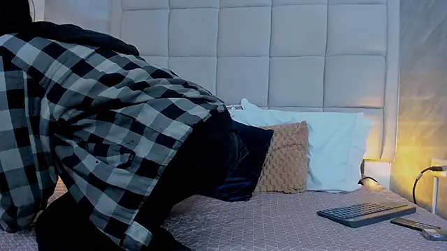 Snapshot of Hecatee_77 chatting on 10-01-25, 08:26 Hecatee 77 online show from 10-01-25, 08:26