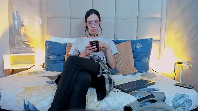 Snapshot of Hecatee_77 chatting on 10-09-25, 07:56 Hecatee 77 online show from 10-09-25, 07:56