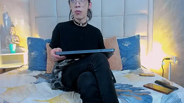 Snapshot of Hecatee_77 chatting on 10-10-25, 08:19 Hecatee 77 online show from 10-10-25, 08:19