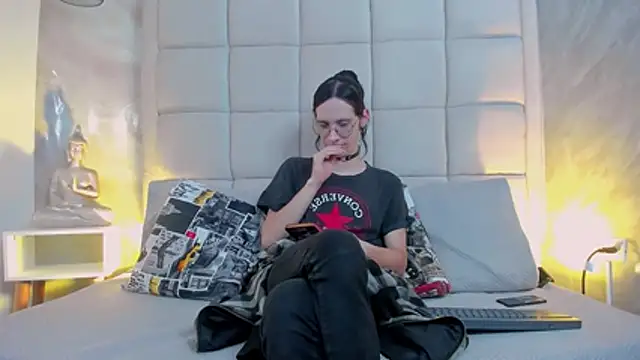 Snapshot of Hecatee_77 chatting on 11-06-25, 07:59 Hecatee 77 online show from 11-06-25, 07:59