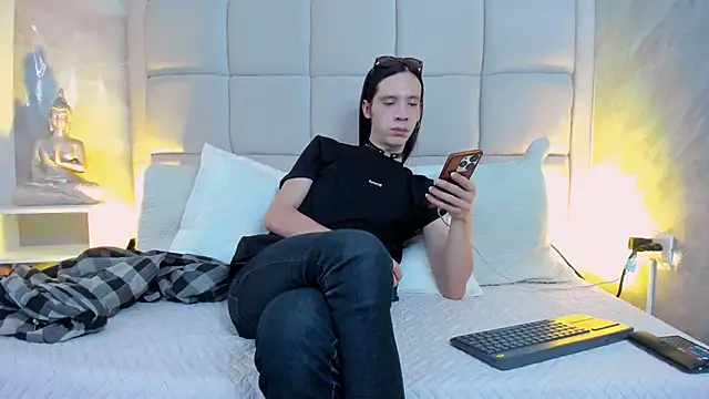 Snapshot of Hecatee_77 chatting on 11-09-25, 07:23 Hecatee 77 online show from 11-09-25, 07:23