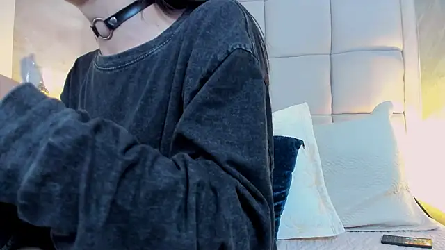 Snapshot of Hecatee_77 chatting on 11-10-25, 07:46 Hecatee 77 online show from 11-10-25, 07:46