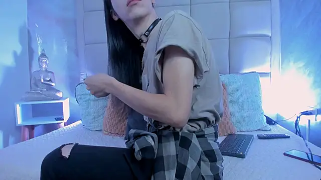 Snapshot of Hecatee_77 chatting on 11-18-25, 07:29 Hecatee 77 online show from 11-18-25, 07:29