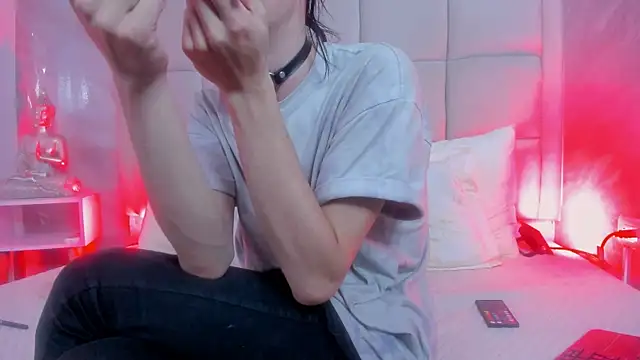 Snapshot of Hecatee_77 chatting on 11-30-25, 08:02 Hecatee 77 online show from 11-30-25, 08:02