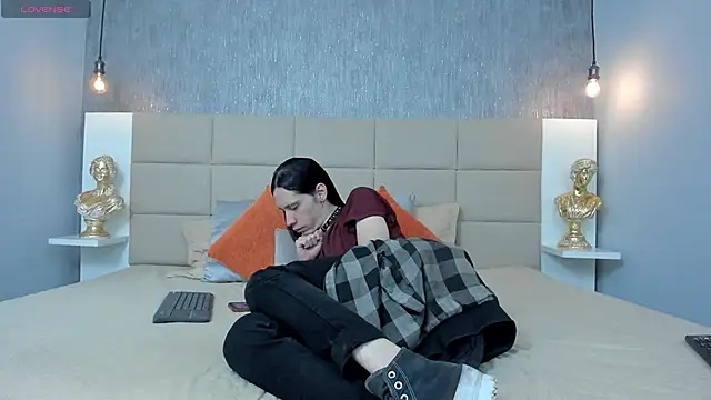 Hecatee 77 online show from 04-21-26, 07:06