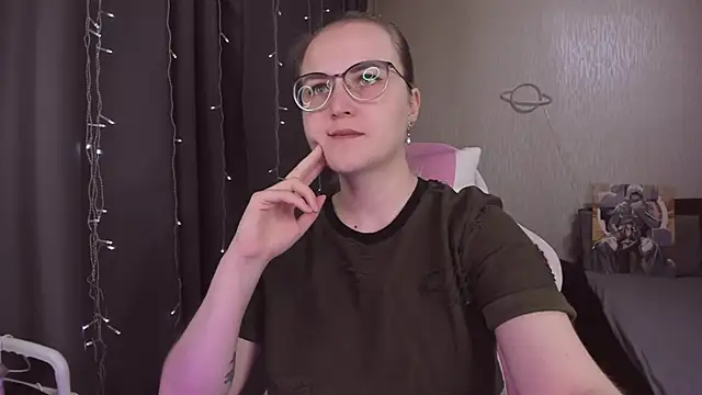 MissBrightShine online show from 11-18-25, 10:31