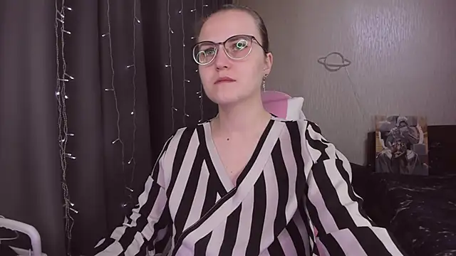 MissBrightShine online show from 11-28-25, 11:13