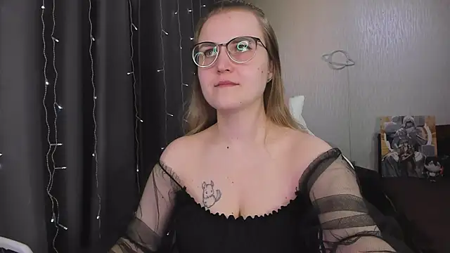 MissBrightShine online show from 04-10-26, 03:06