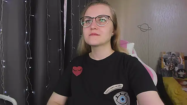 MissBrightShine online show from 06-10-26, 03:00