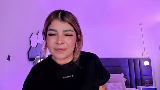 Snapshot of LisaMonroe_ chatting on 03-08-25, 02:55 LisaMonroe online show from 03-08-25, 02:55