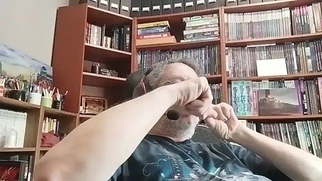 Mandra is a whore online show from 10-28-25, 10:52