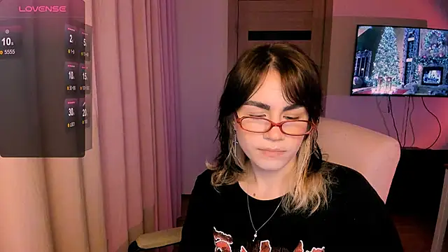 Snapshot of _selectrra chatting on 12-26-24, 02:37 selectrra online show from 12-26-24, 02:37