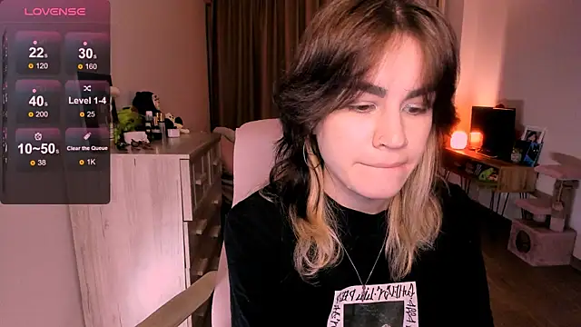 Snapshot of _selectrra chatting on 02-17-25, 03:09 selectrra online show from 02-17-25, 03:09