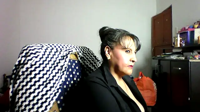 merlyna goldens online show from 05-26-26, 03:24