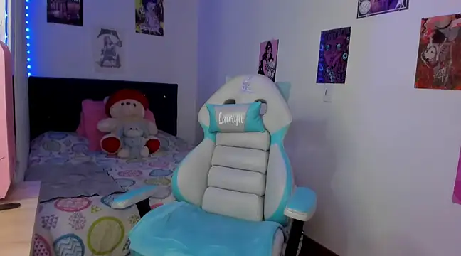 Lauryn muller online show from 12-21-24, 04:09