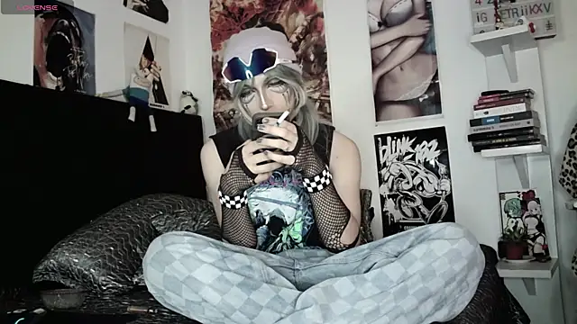 kiiler queen online show from 04-10-26, 05:28