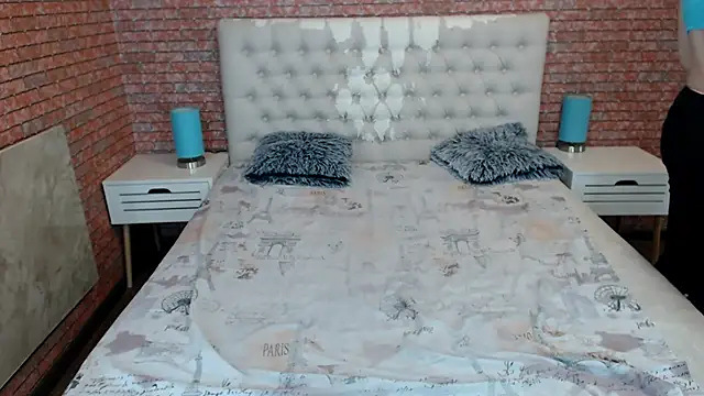 Holliy Cooper online show from 10-31-25, 07:20