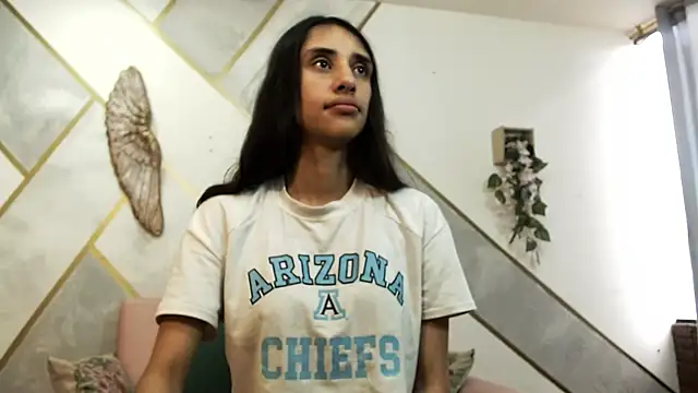 RoxanaCyrano  online show from 11-22-25, 05:56