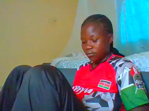 prettychic5 online show from 04-21-26, 05:47