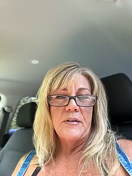 Lenaxox online show from 06-19-26, 04:11