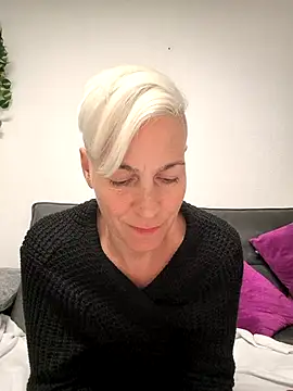 DarleenHot online show from 10-24-25, 06:48