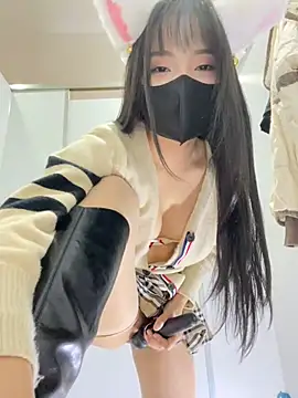 Snapshot of Asia-Lynn chatting on 01-16-25, 01:58 Asia-Lynn online show from 01-16-25, 01:58