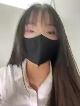 Snapshot of Asia-Lynn chatting on 05-11-26, 10:10 Asia-Lynn online show from 05-11-26, 10:10