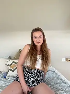 ElenaRebelle online show from 12-19-24, 11:39