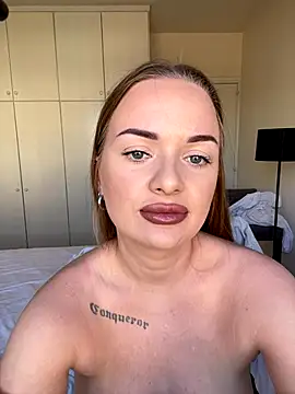 ElenaRebelle online show from 10-25-25, 07:05