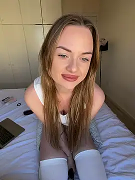 Snapshot of ElenaRebelle chatting on 05-07-26, 07:14 ElenaRebelle online show from 05-07-26, 07:14