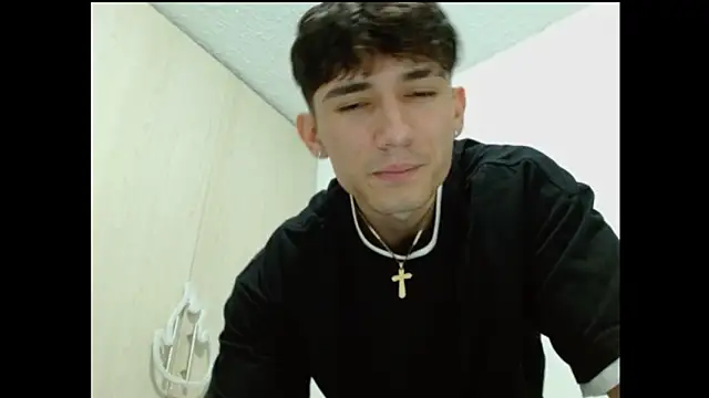 Snapshot of ChicoMaloFfF chatting on 09-22-25, 09:39 ChicoMaloFfF online show from 09-22-25, 09:39