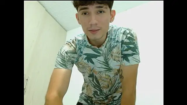 Snapshot of ChicoMaloFfF chatting on 09-24-25, 08:12 ChicoMaloFfF online show from 09-24-25, 08:12