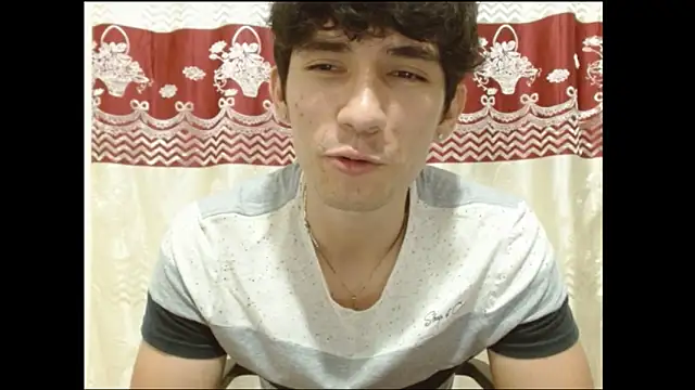 Snapshot of ChicoMaloFfF chatting on 11-22-25, 01:04 ChicoMaloFfF online show from 11-22-25, 01:04