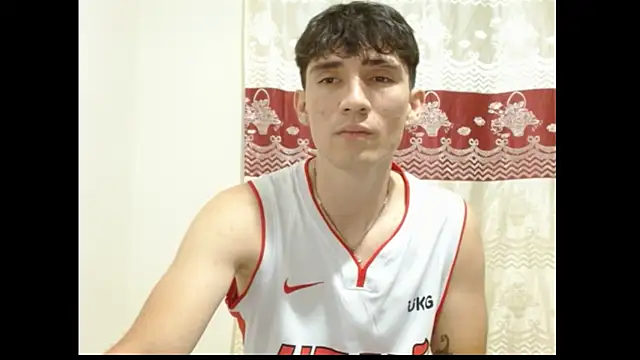 Snapshot of ChicoMaloFfF chatting on 12-05-25, 02:31 ChicoMaloFfF online show from 12-05-25, 02:31